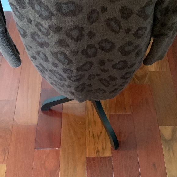 Edge by Jen Rade sweater. - Picture 6 of 9